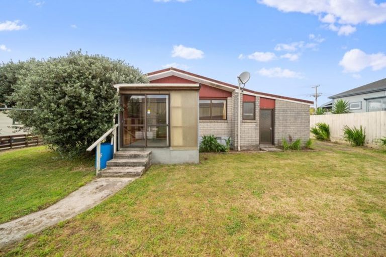 Photo of property in 16 Hinau Street, Inglewood, 4330