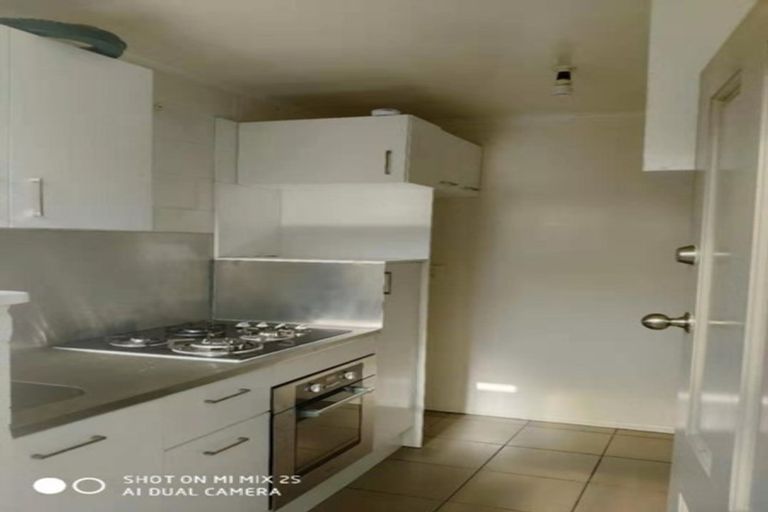 Photo of property in 124 View Road, Sunnyvale, Auckland, 0612
