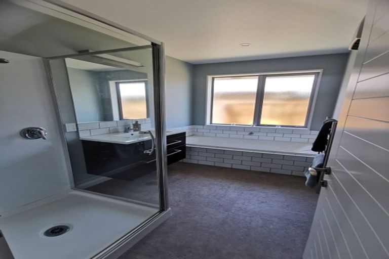 Photo of property in 8 Awarua Road, Pegasus, 7612