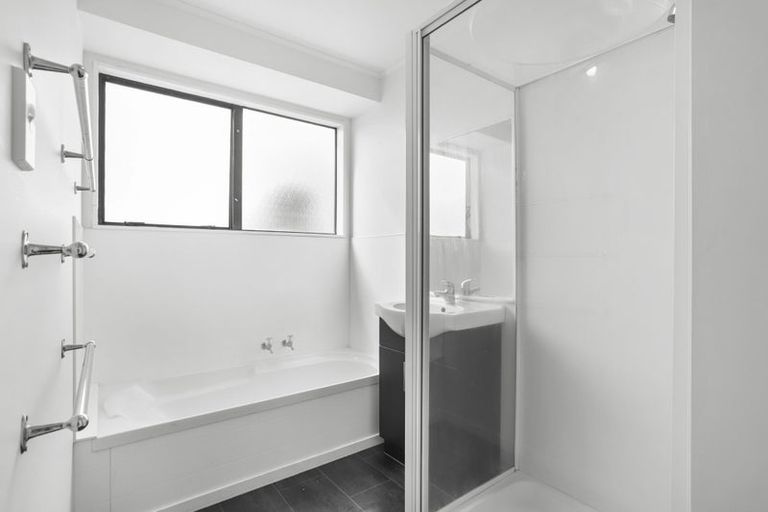 Photo of property in 208 Solar Road, Glen Eden, Auckland, 0602