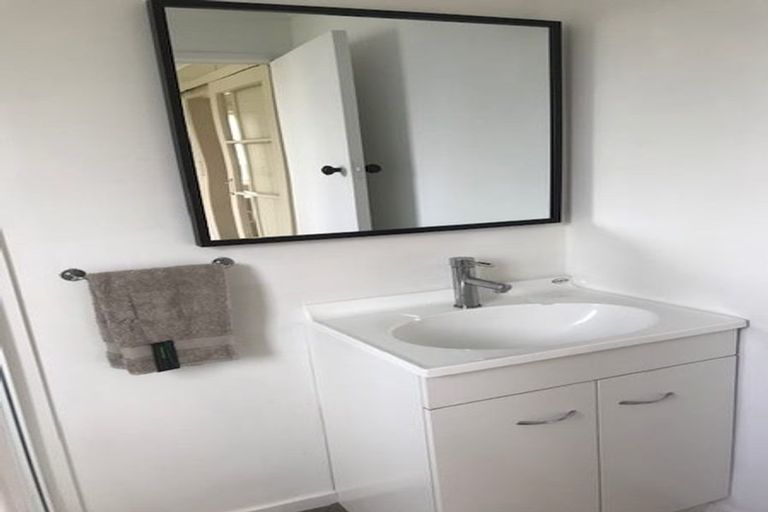 Photo of property in 77 Bartholomew Road, Levin, 5510