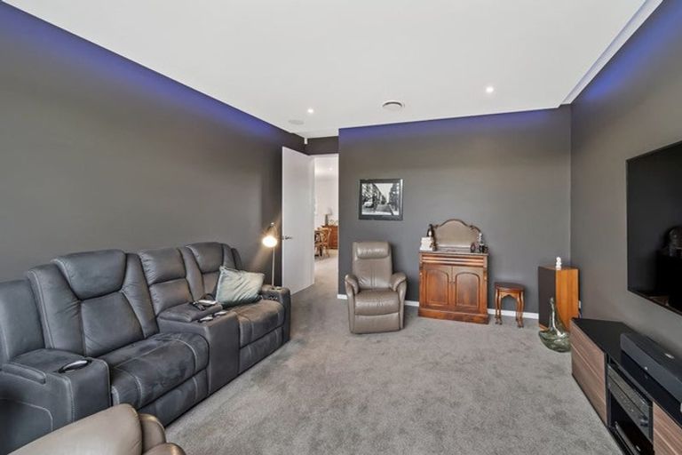 Photo of property in 2 Silver Peaks Drive, West Melton, 7618