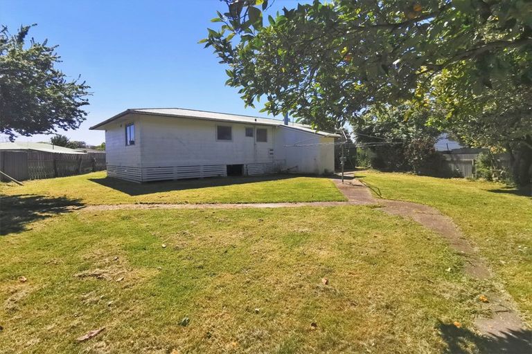 Photo of property in 12 Churchill Avenue, Wairoa, 4108