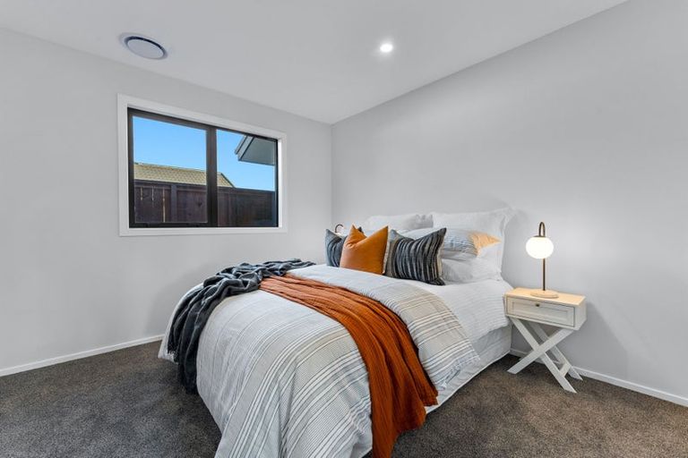 Photo of property in 74 Metoriti Crescent, Karaka, 2124