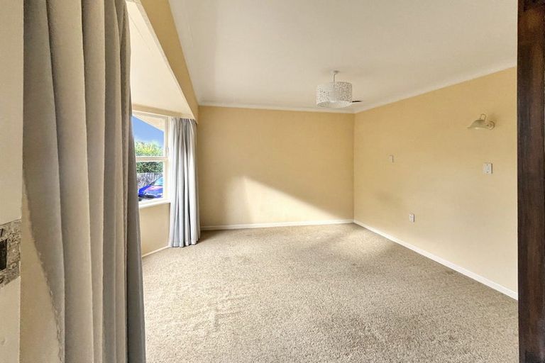 Photo of property in 64 Chesham Avenue, Waipahihi, Taupo, 3330