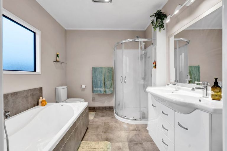 Photo of property in 5 Antonia Place, Bell Block, New Plymouth, 4312