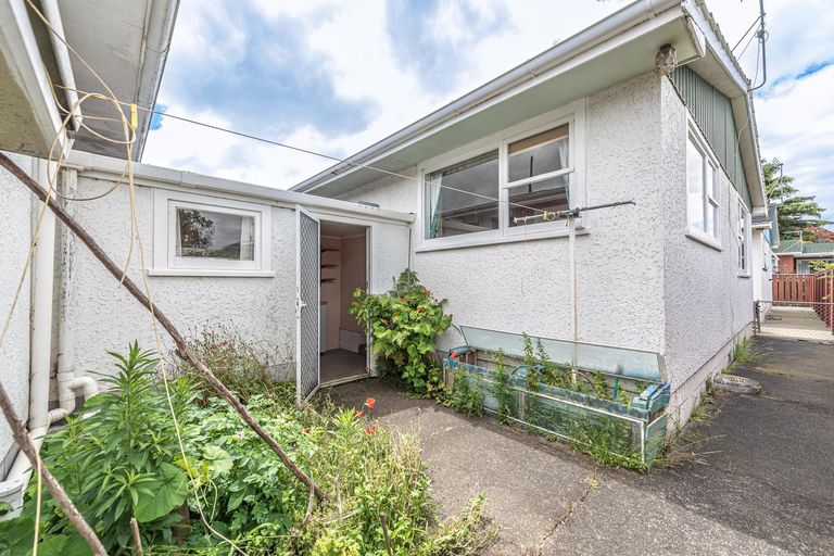 Photo of property in 3/5 Saint Leonard Street, Saint Johns Hill, Whanganui, 4501