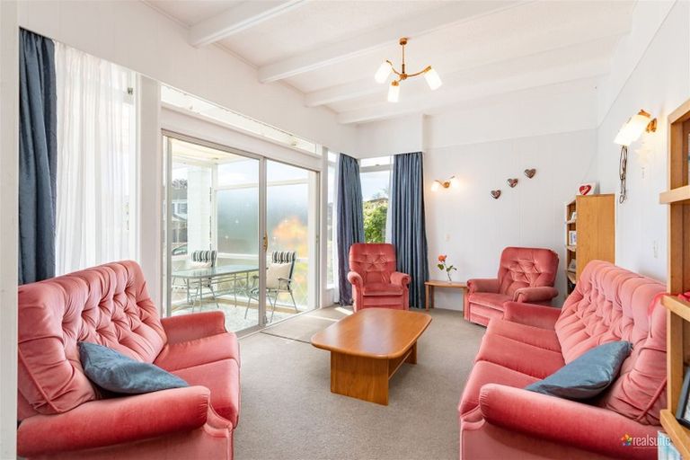 Photo of property in 43 Wai-iti Crescent, Woburn, Lower Hutt, 5010