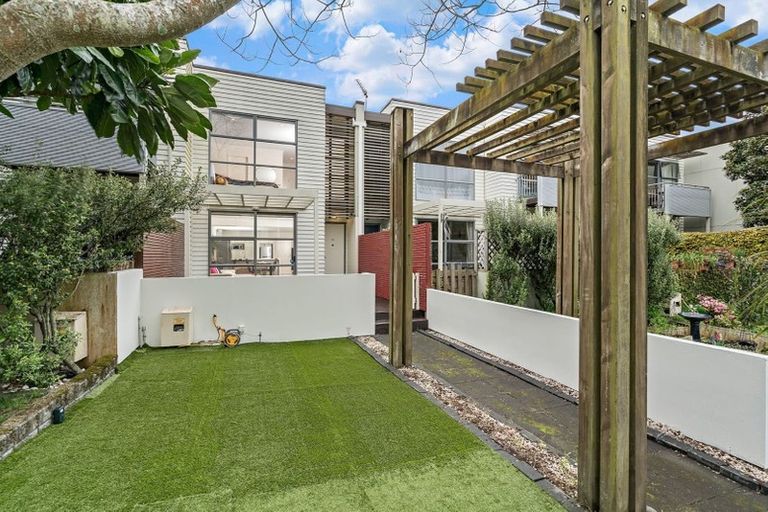 Photo of property in 42 Figaro Crescent, Takanini, 2112