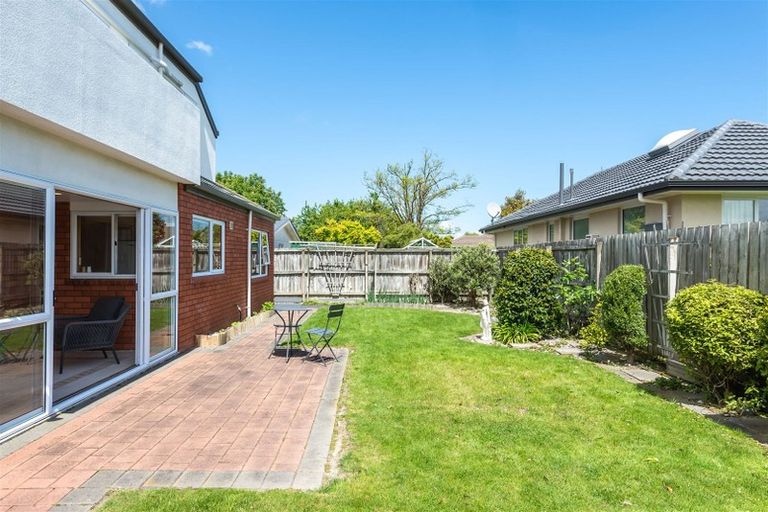 Photo of property in 33 Coniston Avenue, Ilam, Christchurch, 8041