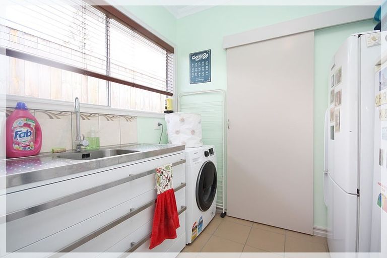 Photo of property in 54 Kawiu Road, Levin, 5510