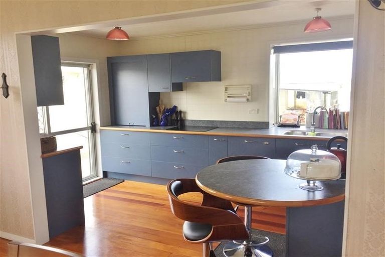 Photo of property in 6 Murch Place, Tawhero, Whanganui, 4500