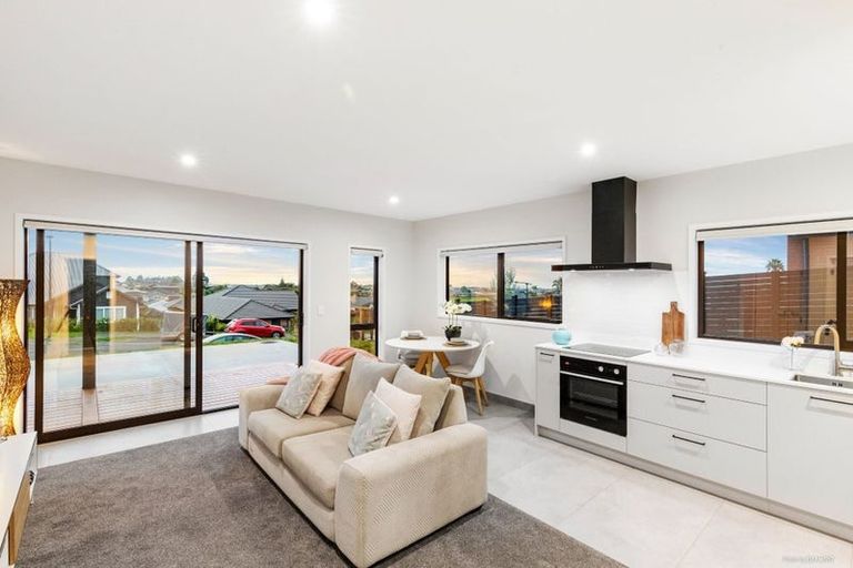 Photo of property in 14 Fisk Road, Pukekohe, 2120
