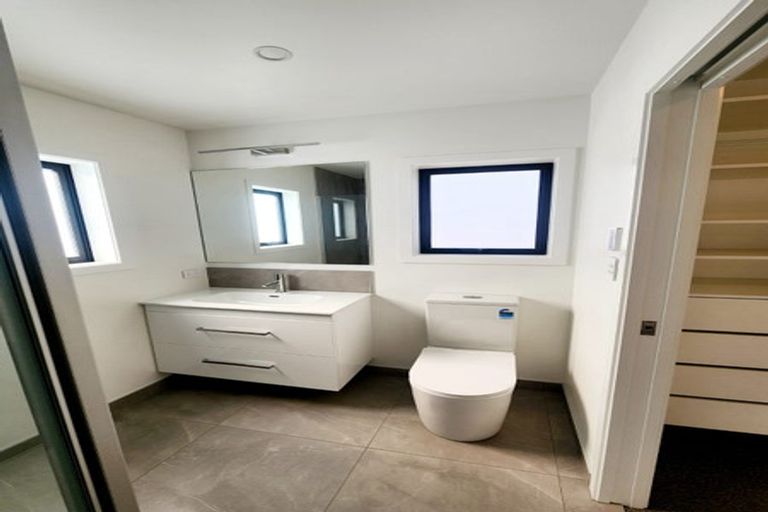 Photo of property in 5 Thorn Place, Levin, 5510