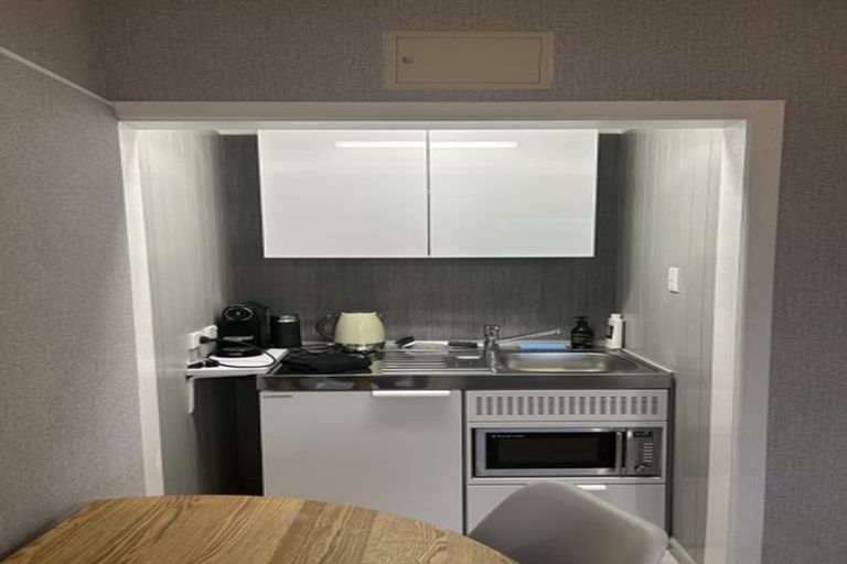 Photo of property in Avon Flats, 4/217 The Terrace, Wellington Central, Wellington, 6011