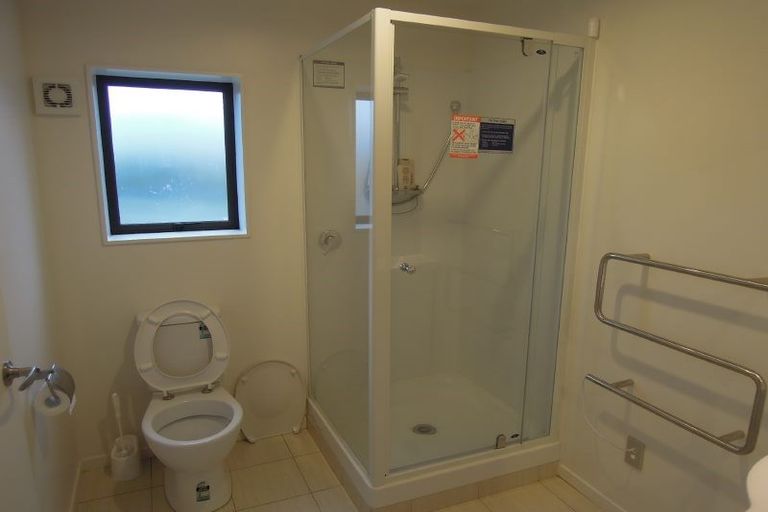 Photo of property in 4 St Catherine Crescent, West Harbour, Auckland, 0618