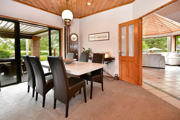 Photo of property in 155 Taupaki Road, Taupaki, Henderson, 0782