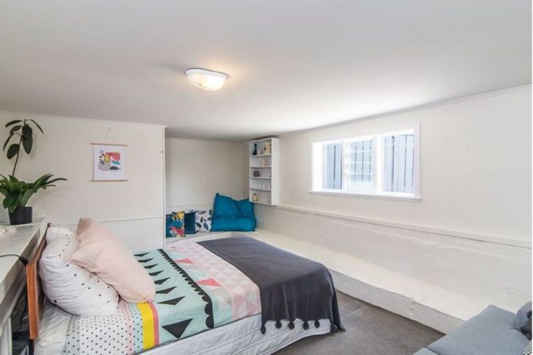 Photo of property in 24 Hollies Crescent, Johnsonville, Wellington, 6037