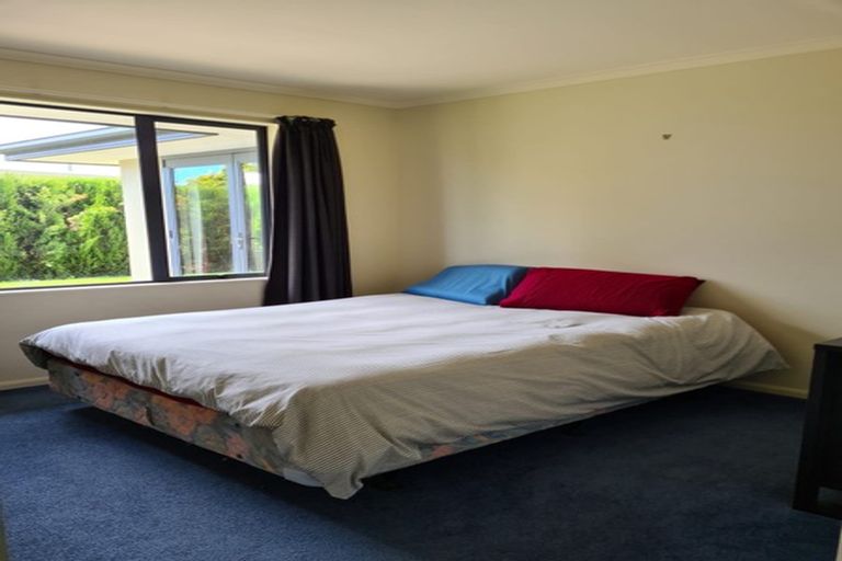 Photo of property in 8 Ngawhatu Road, Stoke, Nelson, 7011