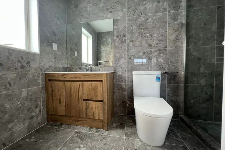 Photo of property in 4b Putiputi Way, Papakura, 2110