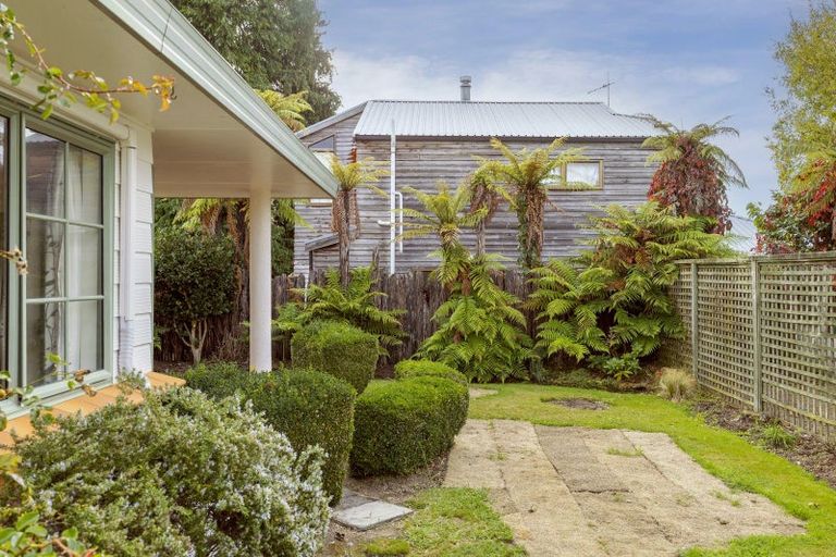 Photo of property in 1/8 Kathleen Place, Rainbow Point, Taupo, 3330