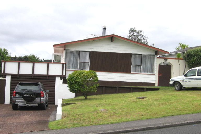 Photo of property in 9 Contessa Drive, Glenfield, Auckland, 0629