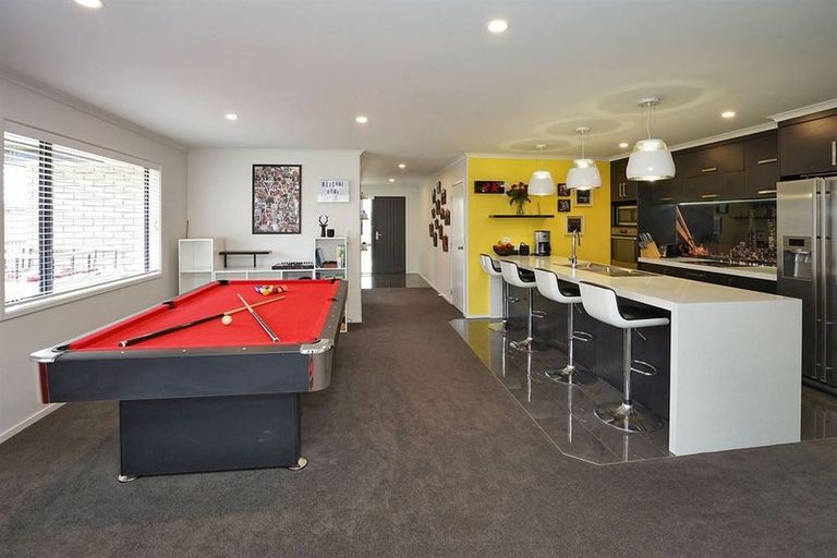 Photo of property in 266 Dixon Road, Fitzroy, Hamilton, 3206