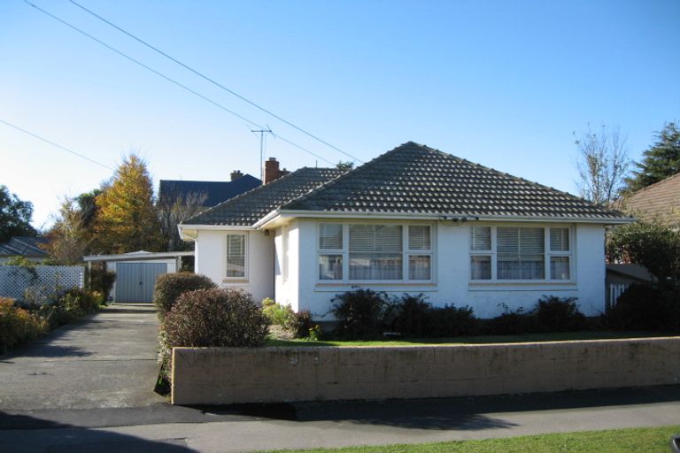 Photo of property in 4 Kinnaird Place, Hillmorton, Christchurch, 8025