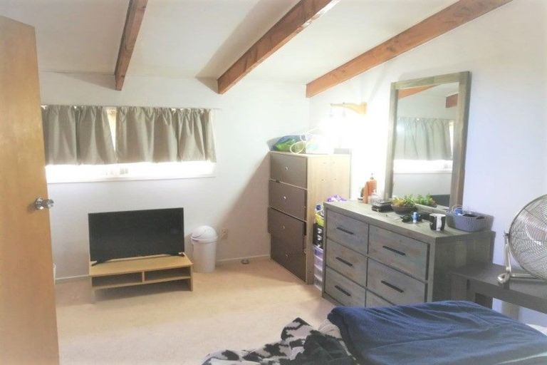 Photo of property in 2/233 Birkdale Road, Birkdale, Auckland, 0626