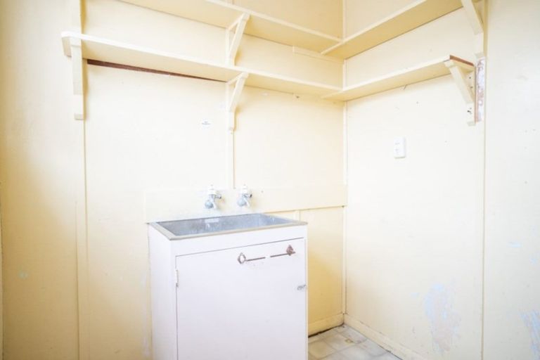 Photo of property in 128 Roberts Line, Kelvin Grove, Palmerston North, 4414