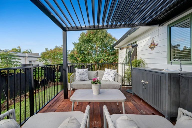 Photo of property in 1/2 Langton Road, Stanmore Bay, Whangaparaoa, 0932
