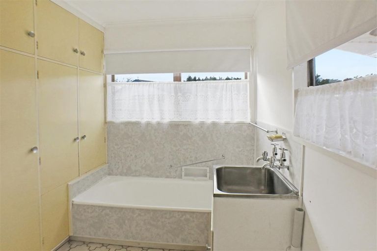 Photo of property in 9 Robinson Avenue, Holdens Bay, Rotorua, 3010