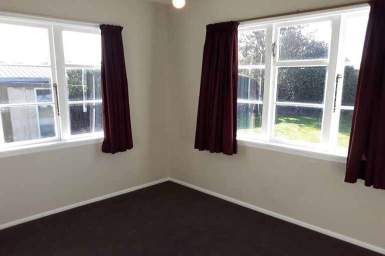 Photo of property in 8 Piko Crescent, Riccarton, Christchurch, 8041