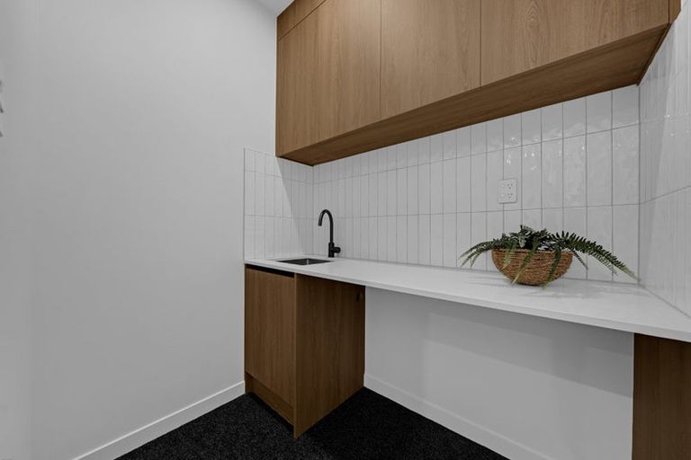 Photo of property in 1/145 Bucklands Road, Bucklands Beach, Auckland, 2012