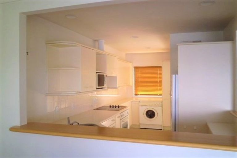 Photo of property in 11/198 Hurstmere Road, Takapuna, Auckland, 0622