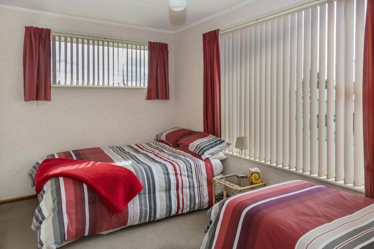 Photo of property in 16 Stuart Street, Holmes Hill, Oamaru, 9401