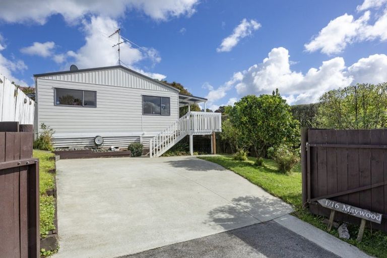 Photo of property in 1/16 Maywood Crescent, Glen Eden, Auckland, 0602
