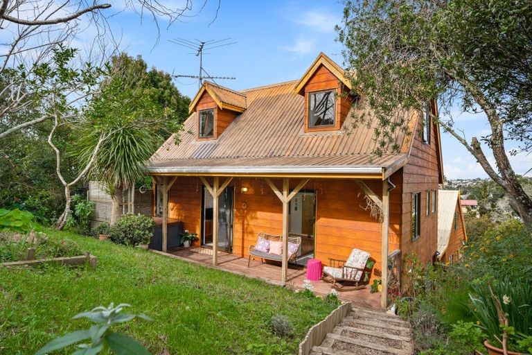 Photo of property in 26 Brian Crescent, Stanmore Bay, Whangaparaoa, 0932