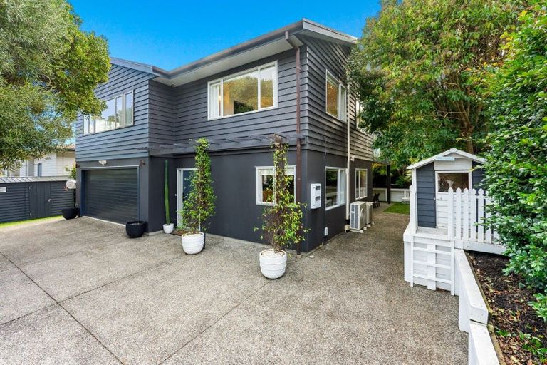 Photo of property in 4 Brandon Road, Manly, Whangaparaoa, 0930