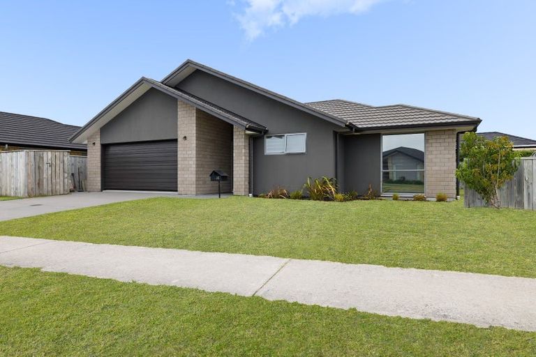 Photo of property in 9 Colpoma Close, Papamoa Beach, Papamoa, 3118