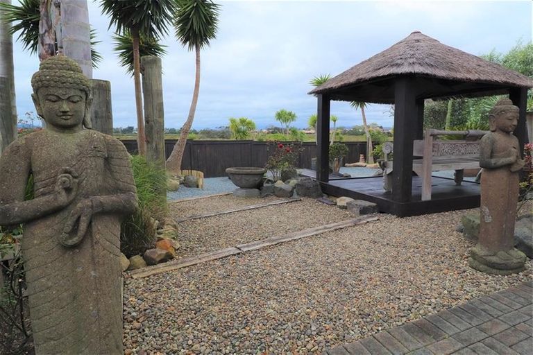 Photo of property in 36 Stranraer Crescent, Wattle Downs, Auckland, 2103