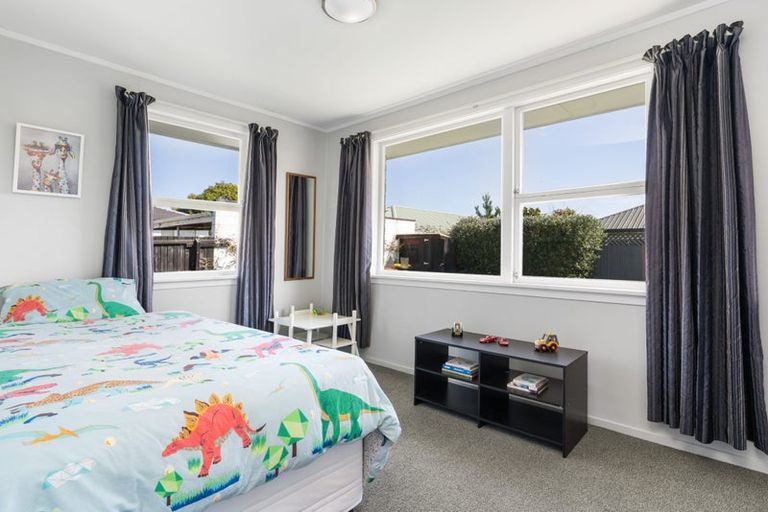 Photo of property in 6 Meldrum Place, Bishopdale, Christchurch, 8051