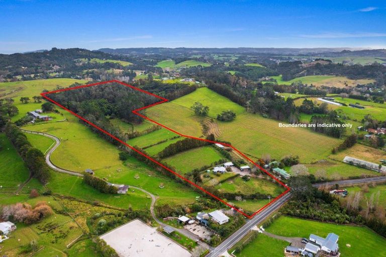 Photo of property in 76 Awa Road, Kumeu, 0891