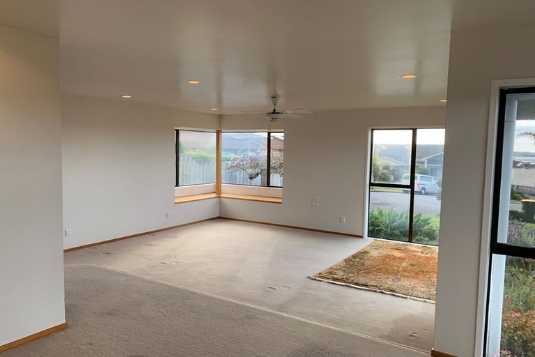 Photo of property in 10 Dorrington Place, Eastern Beach, Auckland, 2012