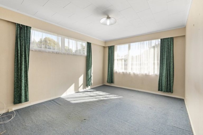 Photo of property in 9 Oakleigh Street, Maungaraki, Lower Hutt, 5010