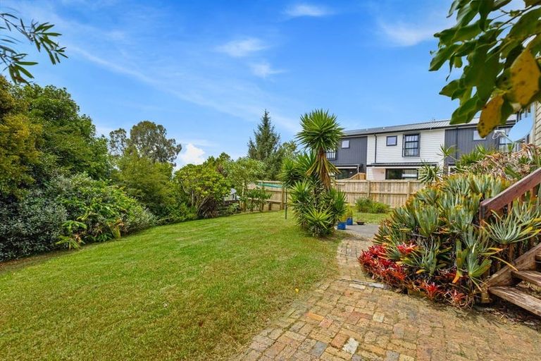 Photo of property in 253 Don Buck Road, Massey, Auckland, 0614