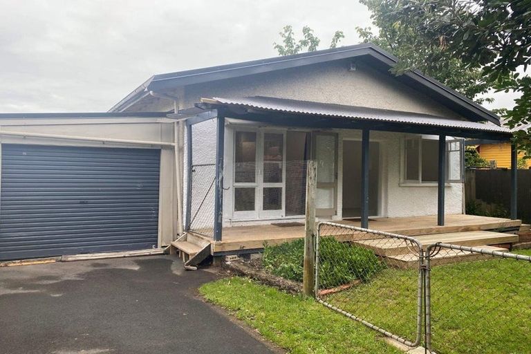 Photo of property in 24 Claudelands Road, Hamilton East, Hamilton, 3216