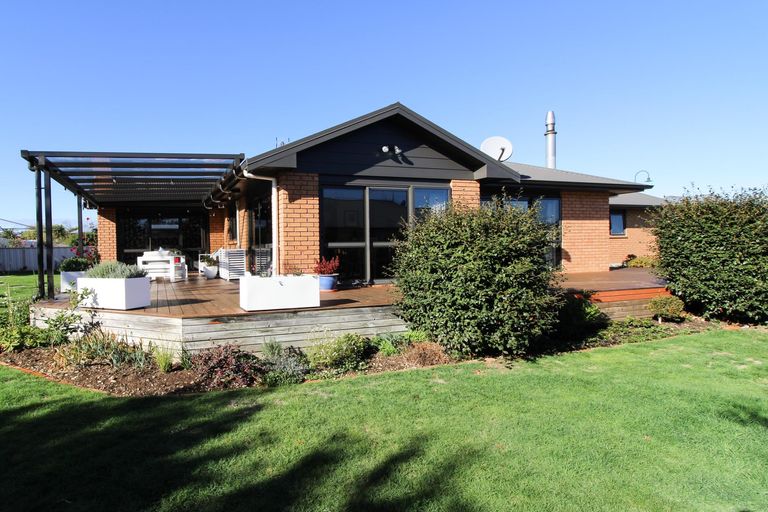 Photo of property in 10 Rexwood Estate, Carterton, 5713