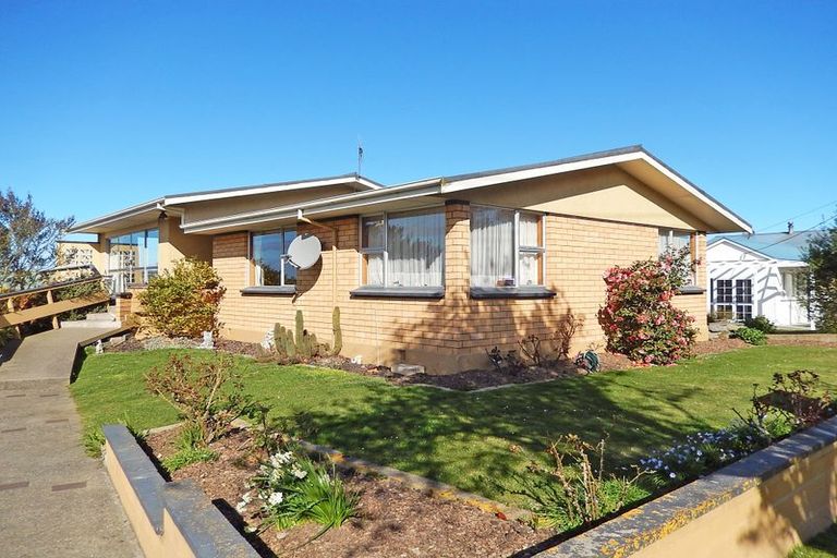 Photo of property in 19 Greta Street, South Hill, Oamaru, 9400