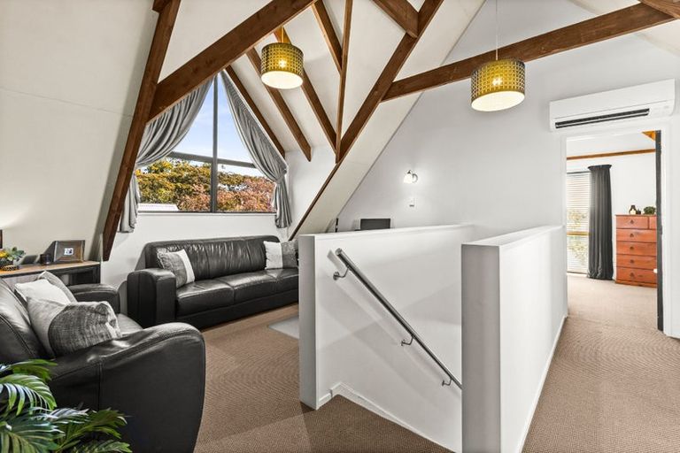 Photo of property in 17 Gilmour Place, Taradale, Napier, 4112